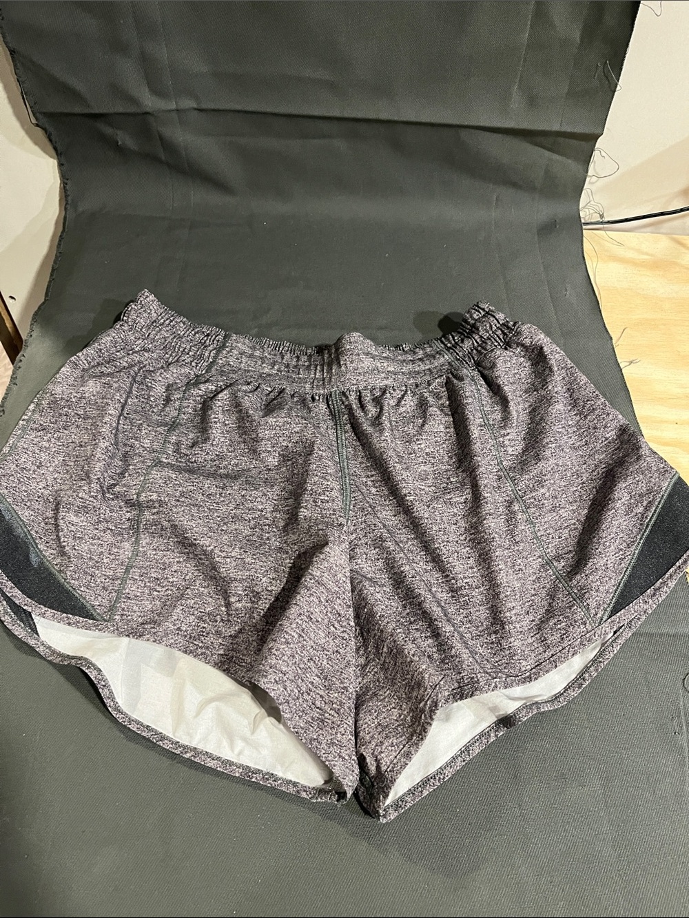 Lululemon Women’s Heathered Gray Athletic Running Shorts with liner